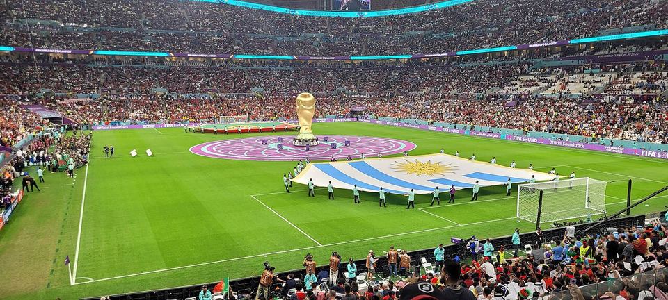 亚新体育 · 看台氛围（资料示意）